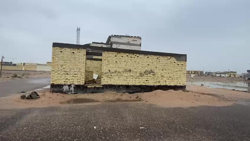 متوفر هيكل ركن مساحة ١٠٠ متر في حي النور 
خدمات بالقرب من شارع ٦٠ 
طابو ملك صرف بناء جديد 
للتواصل والاستفسار ***********
