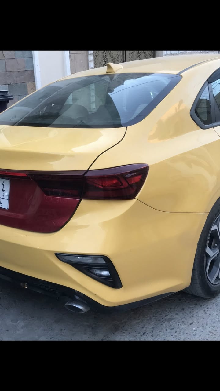 كيا فورتي موديل ٢١ وارد امريكي ماشيه ٤٩ حادثهه موضح بلصور تبديل ٣ قطع احلى من صور كير ومحرك مكفولات كهربائيات كلهه شغاله كل نقص مابيهه بس الصدر يرادله شويه ترتيب وهم نتفق عليه سياره باسمي تحويل ثاني يوم السنويه ماساقطه بعدهي رقم بغداد وبلعافيه عل ياخذهه مكاني بغداد شعب موجود فيس واتصال *********** السعر ١١٦ وبيهه مجال حك الجيه ولماعنده يجي ياخذ ويروح
