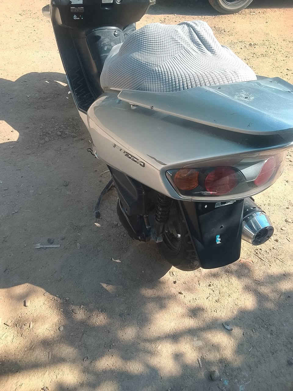 فورزة 06 نضيفه محرك بلادي مامفتوح سعره625 وبيهة مجال مكان بغداد الدورة رقم هاتف ***********
