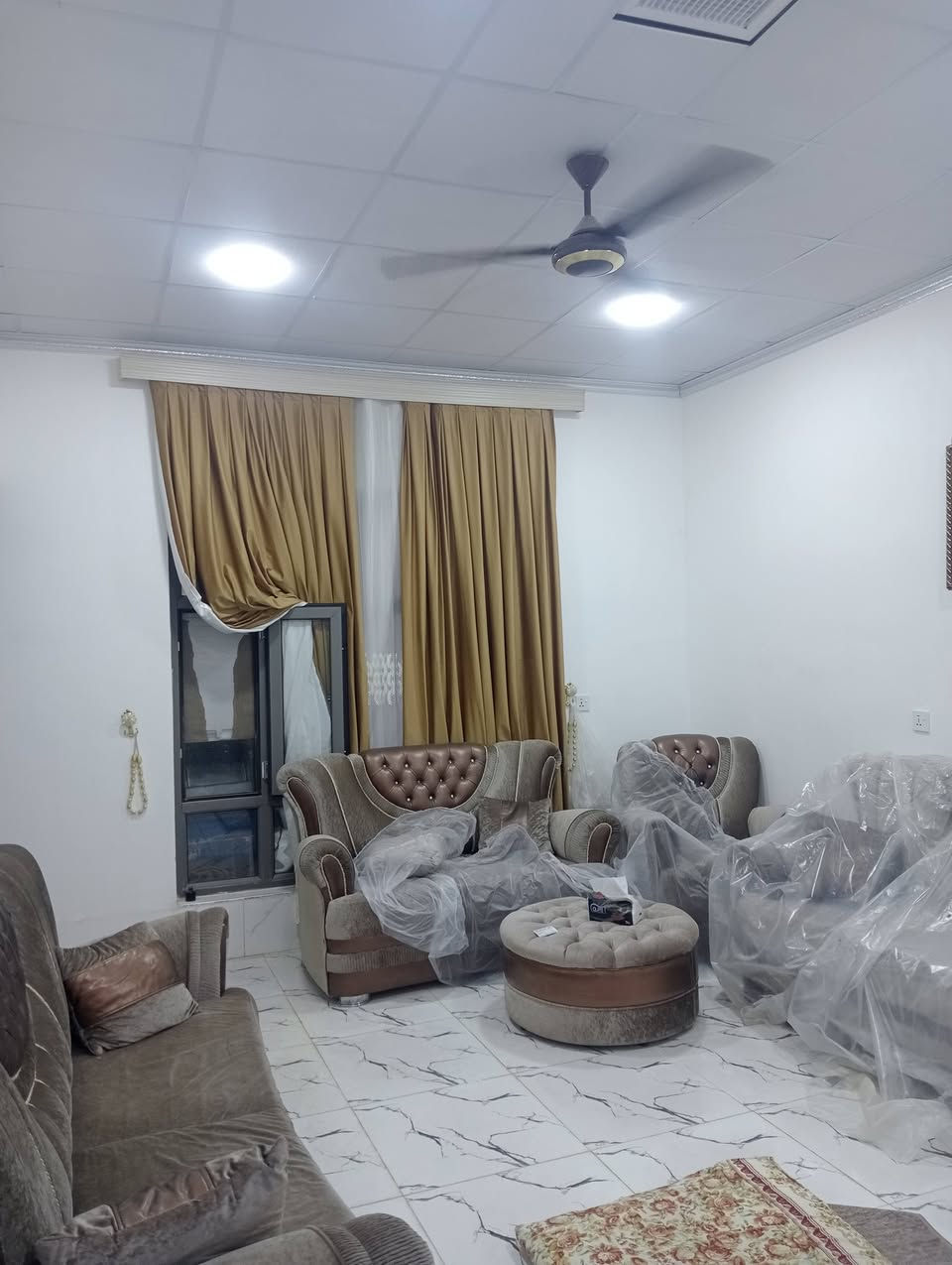 بيت للبيع طابو زراعي مجمع حازم الشكرجي قرب الشركة المساحة 160متر واجه 8 النزال 20 البيت قاطين فول 
السعر 93
***********
