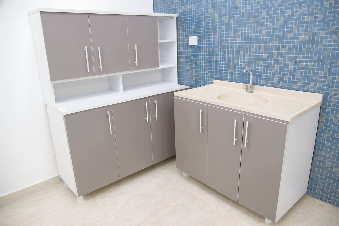 السعرررررر 225 ألف فقط والتوصيل مجاني بغداد وأطراف بغداد
كاونتر MDF خشب متر و20 سم ارضي وملحق و سنك متر و20 مرمر . 

 اسعارالتوصيل 🚚 

(كربلاء +بابل + نجف + مركز الديوانيه 25 الف ) 
 
(الأنبار 25 الف ) 
 
اطراف الديوانيه (25 إلى 50) الف حسب البعد 

(واسط + صلاح الدين + ديالى مركز المحافظات 35 الف ) 
اطراف المحافظات (50 الف)

(السماوه + العماره + الناصريه + البصره مركز المحافظات (50) الف ) 
اطراف المحافظات75الف


**إذا كنت صاحب هذا الإعلان وتريد حذفه لأي سبب، رجاءا أرسل رسالة إلى الدعم الفني**