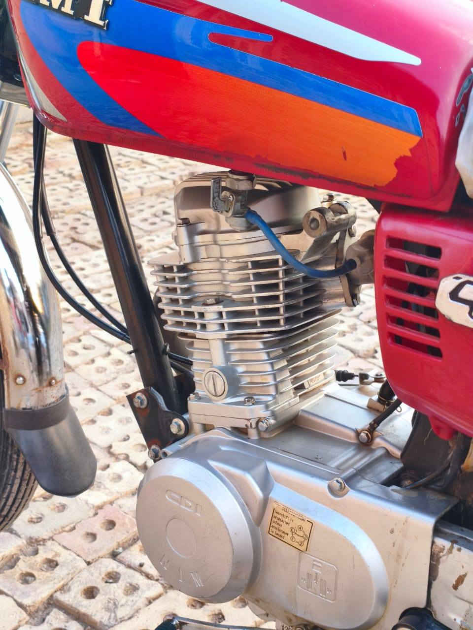 سلام عليكم دراجه للبيع نامه موديل 2025 الدراجه كفاله عامه خير من الله اوراق سكنر السعر 600 وبيه مجال  الدراجه احله من الصوره  تواصل ***********
