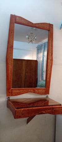 مرايا وميز • خشب چام • توصيل مجاني