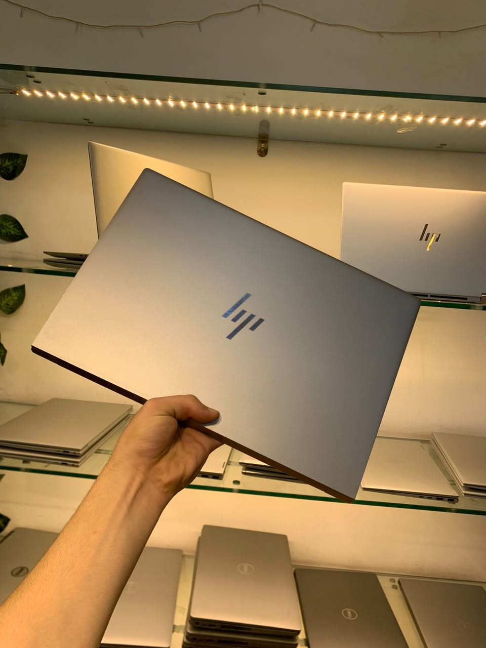 ## 💻🖤 HP ZBook Studio G10 | الفن والقوة في جهاز واحد
--
> الـ ZBook Studio G10 اتصمم بالظبط لتلك اللحظة —
> لما الشغل يكون جاد، والوقت يكون بفلوس،
> **والأداء مش مجال فيه تنازل** 👑🔥

⚠️ **الحالة: كسر زيرو — زي الجديد تماماً**
⏳ **العرض ساري حتى نفاذ الكمية**
--
### ◈ المواصفات التقنية

| المكون | التفاصيل |
|--------|----------|
| ⚡ المعالج | Intel Core i9-13900H — الجيل الثالث عشر |
| 🧠 الرامات | 32GB DDR5 — سرعة الجيل الجديد |
| 💾 التخزين | 512GB NVMe SSD |
| 🎨 الجرافيك | NVIDIA RTX A1000 — 6GB GDDR6 |
| 🖥️ الشاشة | 4K UHD Touch Display |
| ⌨️ الكيبورد | Backlit — مضيئة في أي إضاءة |
| 📦 الحالة | كسر زيرو — زي الجديد تماماً |
---
### ◈ ليه الـ ZBook Studio G10 في مستوى لوحده؟

**⚡ معالج i9 — الجيل الثالث عشر**
أقوى معالجات الجيل ده بلا منازع
بيتعامل مع أتقل المهام بثبات تام من غير هبوط ومن غير كلام
*MultiTasking؟ Rendering؟ Simulation؟ كله في نفس الوقت 💪*

**🎨 RTX A1000 — كارت Workstation حقيقي**
مش كارت جيمينج — ده كارت متصمم للدقة والثبات في البرامج الاحترافية
Revit، 3Ds Max، Lumion، Premiere؟
*بيشغّلهم كلهم وهو بايسم 😏*

**🖥️ شاشة 4K UHD Touch**
مش بس شاشة — دي تجربة كاملة
تفاصيل بتطلع من الشاشة، ألوان زي الحياة
*100% DCI-P3 — دقة لونية للمحترفين اللي مش بيتنازلوا*

**🧠 32GB DDR5**
سرعة الجيل الجديد — استجابة فورية حتى في أتقل المشاريع
*افتح كل حاجة في نفس الوقت وابتسم*

**💾 512GB NVMe SSD**
سرعة تحسسك إن البرامج كانت مفتوحة قبلك

**🪶 تصميم Studio Premium**
نحيف، فخم، وخامات عالية الجودة
*جهاز يعكس مستواك قبل ما تفتحه*

**🔒 أمان واعتمادية HP**
معتمد للبيئات الاحترافية والشركات — مش بس للاستخدام الشخصي
---
### ◈ معمول لمين؟
```
🏗️  المهندس — Revit / AutoCAD / Civil 3D
🌆  مهندس الـ 3D — 3Ds Max / Lumion / SketchUp  
🎨  المصمم — Photoshop / Illustrator / InDesign
🎬  المونتير — Premiere Pro / After Effects / DaVinci
💻  المبرمج — بيئات متعددة في نفس الوقت
```
---
### ◈ جاهز من أول لحظة 🎁

| # | الهدية |
|---|--------|
| 1️⃣ | Windows 11 Pro أصلية بأحدث التحديثات |
| 2️⃣ | Microsoft Office كامل (Word, Excel, PowerPoint) |
| 3️⃣ | شنطة لابتوب أنيقة |
| 4️⃣ | ماوس لاسلكي احترافي |
| 5️⃣ | ستيكر حروف عربي عالي الجودة |
---
### ◈ ضمانك معانا 🛡️

✅ ضمان 6 شهور — استبدال فوري الشهر الأول
✅ فواتير ضريبية وإلكترونية
✅ شحن لجميع المحافظات مع المعاينة قبل الاستلام
✅ متوفر أجهزة بأسعار مختلفة تناسبك
---
### ◈ شرفنا 📍

🏢 **المهندسين** — 8أ ش الفرات، جامعة الدول العربية
🏢 **مدينة نصر** — 21 ش مصطفى النحاس، أمام أميرة الذهب

📞 [01005714245](https://api.whatsapp.com/send?phone=201005714245)
واتساب أو فون — إحنا هنا 🤝
--
**VIONEX.. الجودة مش اختيار، دي عادة 🛡️🏆**

`#HP #ZBookStudioG10 #RTXA1000 #i9Gen13 #4KTouch #Workstation #VIONEX #لابتوب_هندسي #كسر_زيرو #جرافيك #مونتاج`


**إذا كنت صاحب هذا الإعلان وتريد حذفه لأي سبب، رجاءا أرسل رسالة إلى الدعم الفني**