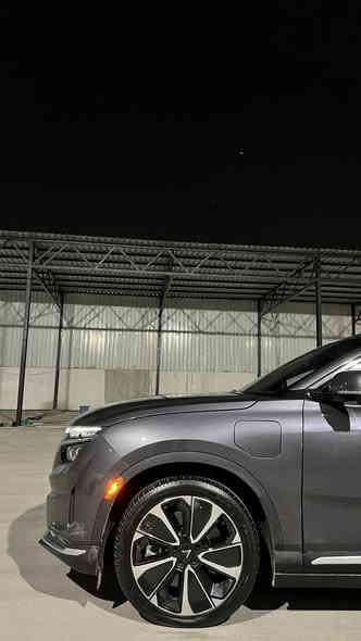 Vinfast VF8

2023 full electric
AWD
فوول كهربائي

داتاشو
بنورامه
شاشه كبير
كشنات حار و بارد
سوكان هيتر
داخلي ليد
كشن خزن
كشن كهربائي
٥ كاميره
لايت ليد 
بگلايت ليد
سندوق شفت كهربائي

٢ باب صبغ
بدون  أيرباگ

(0750 803 0419)
