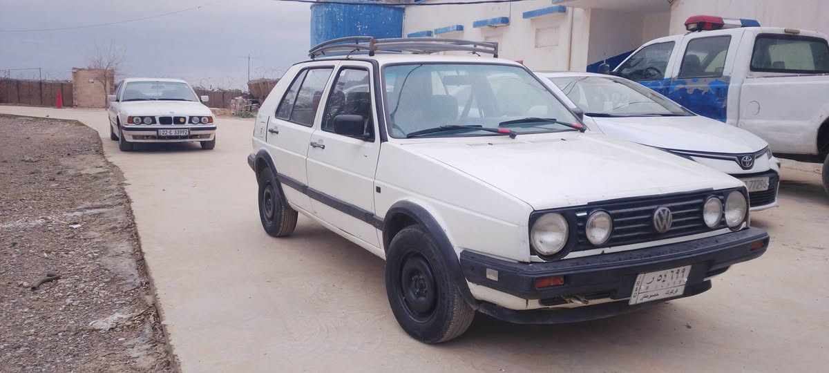 كولف للبيع موديل 91 محرك جديد كير شرط كهربات شغاله 4 تايرات جديد السنويه بيه اشويه شغل السعر 27 للستفسار الرقم ***********
