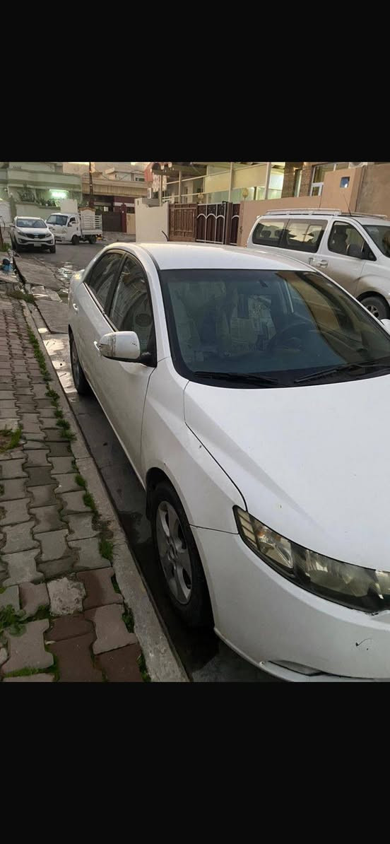 كيا سيراتو للبيع
بيها 5 قطع صبغ سعر 95 وبيها مجال
مكان كركوك 
للاستفسار اتصال على ***********
