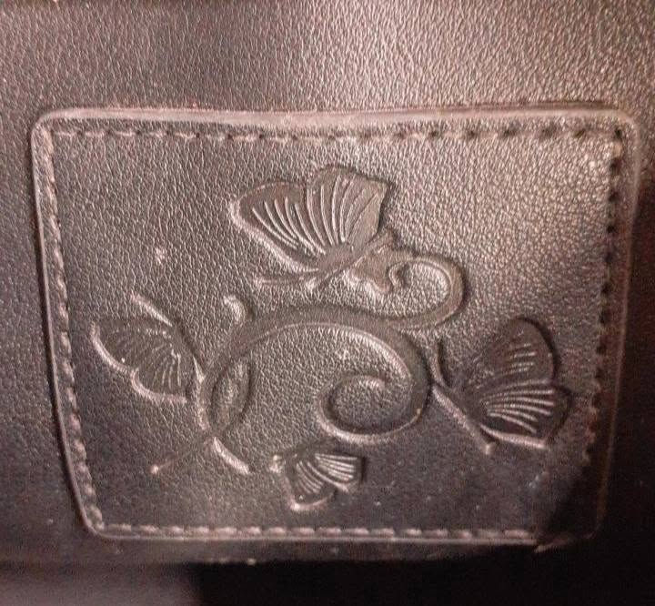 حقيبة يد (Handbag) نسائية أنيقة باللون الأسود، السعر 8الحجز والاستفسار مراسله الصفحه


**إذا كنت صاحب هذا الإعلان وتريد حذفه لأي سبب، رجاءا أرسل رسالة إلى الدعم الفني**