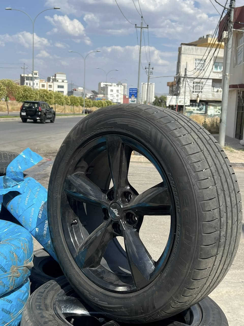 وياله حجم ١٨ بلادي بدون عواج وكسر وفطر طخم كامل ويا تايرات سعر ٣٨٠ الف وبي مجال بسيط مكان دهوك ***********
