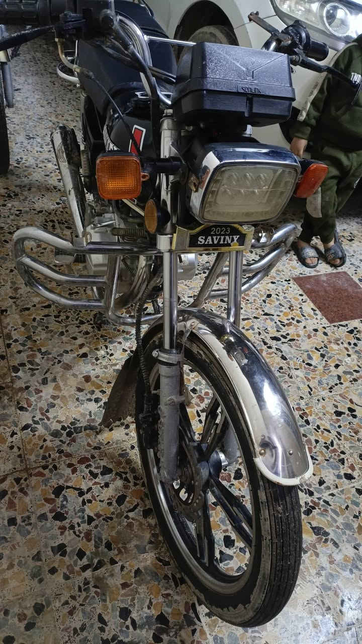 سلام عليكم دراجه ايراني للبيع موديل 21 نضيفه نواقص بصيطه السعر 500وبيه مجال اتصل *********** مكان بغداد النهروان
