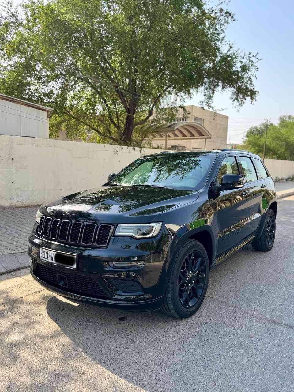 جيب خليجي S ماشيه ٦٢ الف كيلو
وكاله هارلم داخل احمر اصل ختم كشنات
الموديل :2021  
المحرك : V6.  3.6L 
رقم بغداد الجديد بااسمي هزه وسنويه 
السياره مكفوله كفاله عامه  
كير محرك صدر تبريد على وضع الشركه
المواصفات :
* دفع رباعي 4x4 . 
* شفتات بالستيرن
* مشغل اقراص CD/DVD . 
* تحذير النقطة عمياء ⚠ .
* ويل قياس 20 انج .
* سقف بانوراما . 
* شاشه كبيرة 8.4 انج . 
* نظام الخرائط (GPS) .
* ستيرن كهربائي . 
* المصابيح الأمامية زنون .
* كشافات الضباب زنون .     
* تشغيل عن بعد .
* صندوق كهربائي ..
* حفظ وضعيات الجلوس (ميموري) . 
* المقاعد الأمامية كهربائية .
* المقاعد الأمامية تبريد وتدفئة .
* المقاعد الخلفية تدفئة .. 
* حساسات أمامية . 
* حساسات خلفية . 
* كاميرا خلفية .
* تدفئة ستيرن . 
* مرايا متحسسه للضوء العالي . 
* مانع تصادم خلفي .
* بلوتوث تلفون . 
* محدد سرعة . سقف بنوراما فتحتين
* نظام التشغيل والاطفاء الاوتوماتيكي ( Auto Start System ) .
* نظام بريك اوتماتيكي ( Auto Break System )
* ⁠رادار امامي 
السياره كلش جديده مغلفة ppf بالكامل مع ضمان  ١٠ سنوات  وفوول مواصفات 
دوسات كاديلاك عند فتح الابواب 
السعر :370 ورقه وبي مجال بسيط 
العنوان :بغداد حي العدل 
رقم الهاتف :***********
ممتواجد ع فيس شراي اتصل وبعيني
