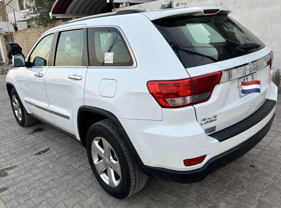 سلام عليكم للبيع2013
جيب لاريدو خليجي مكفوله رقم بغداد دولي بسمي محرك 6سلندر حاويه جديد
كير جديد فور ويل صدر امامي خلفي جديد
فول مواصفات لمتد هزه جديده تخم اطارات جدد السونار مرفق مكانها الكوت 
السعر 189وبيها مجال ***********
