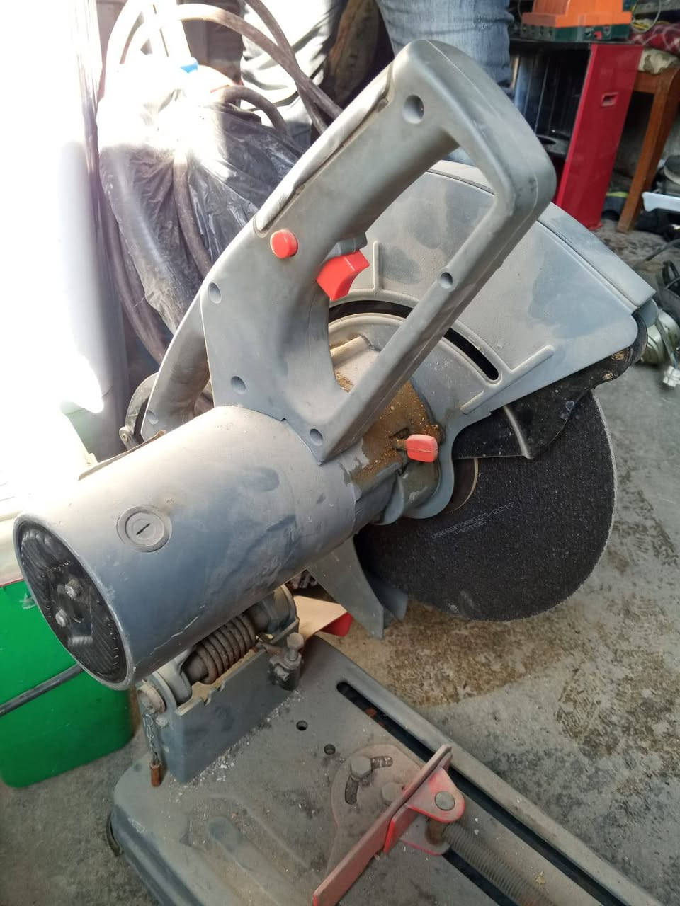 سلام عليكم غراض حداده للبيع في بغداد الكماليه السعر خاص ***********
