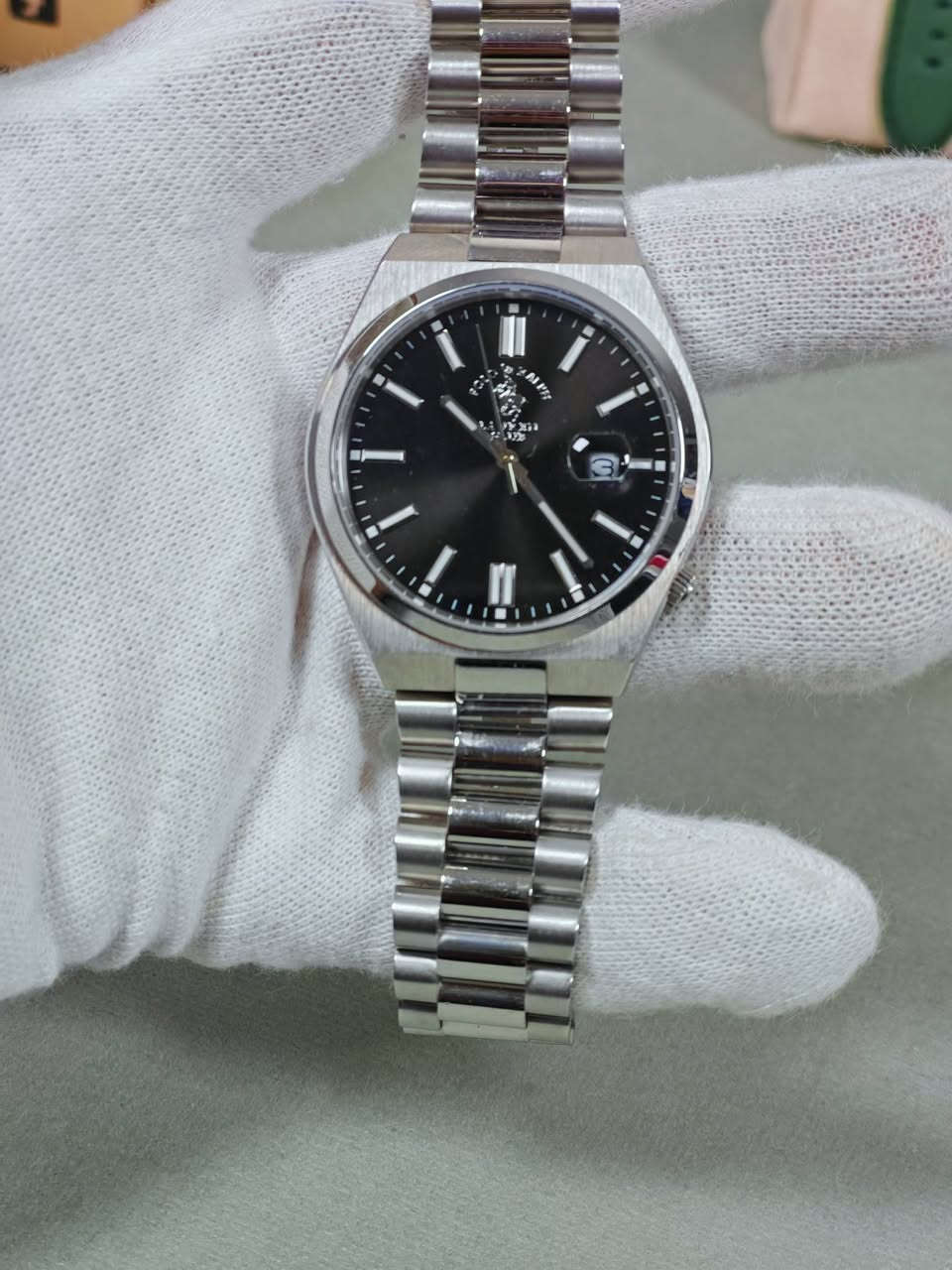 مزاااااااااد مزاااااااااد 
يوجد لدينا اليوم مزاااااااااد جديد لساعه فخمه وانيقه 
الساعه بولو رالف امريكي اصلي موديل حديث تاتي مع علبه حافظه لعدم توفر العلبه الاصليه مع الظمان سنه كامله 

فتحة باب الساعه 35 دولار  واقل رفعه 5دولار

يبدا المزاد الان وينتهي غدا ساعه 12 ليلا 

الساعه امريكي 
مكينه ياباني 
ارقام لامينوس 
عقارب لامينوس 
منفذ شهري
قطر 40
بدن ستانلس ستيل
طلاء ثابت
ضد الماء 50متر
قفل فراشه 
 تاتي كاملة المرفقات مع الظمان سنه كامله 
يوجد توصيل لجميع محافظات العراق


**إذا كنت صاحب هذا الإعلان وتريد حذفه لأي سبب، رجاءا أرسل رسالة إلى الدعم الفني**