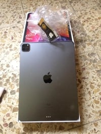 ايباد 11 برو • ٢٥٦ • البياع