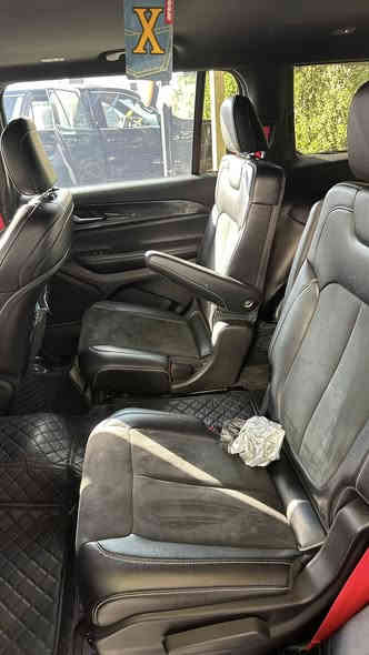 جيب 2024
جيب لمتد حادث خلفي 
شاصي لغد ايرباك كله كفاله 
صندوق تبديل و جاملغ صبغ 
7 راكب 
بلاك توب السياره كلها تطعيمات بلاسود 
السياره بلواقع احلى بهواي تجي تشوفها و تحكم بنفسك 
رادارات 
كروس سرعه 
فتحه 
كشن كهرباء 
رايدها ب320 وبيها مجال 
***********
