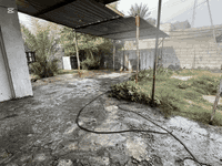 للبيع مشتمل تجاوز
المساحة 450م
يحتوي على غرفه نوم ستقبال هول مطبخ حمام داخلي 
بناء بلوك سقف سندويج 
جاهز للسكن الموقع بين حي عرار وحي سكينه 
السعر 8
للستفسار    ***********
