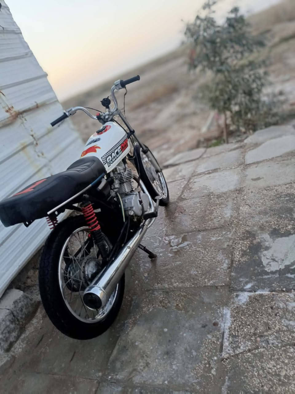 ايراني للبيع كلك كلك مكينه نامه متياز مفتوحه بوشه وبستم مكان ناصريه سوق الشيوخ سعر 400 وبيها مجال للتواصل ***********
