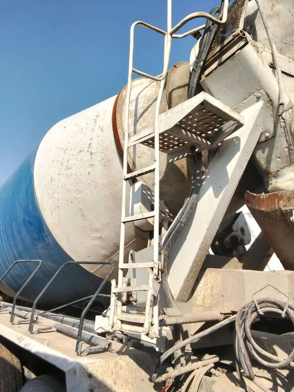 جدر للبيع 10 متر سجاجين جديد ملفوف***********
