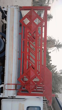 شباب  يوجد لدينا محجر نظيف للبيع والشراي يتصل على الرقم التالي 0772511...