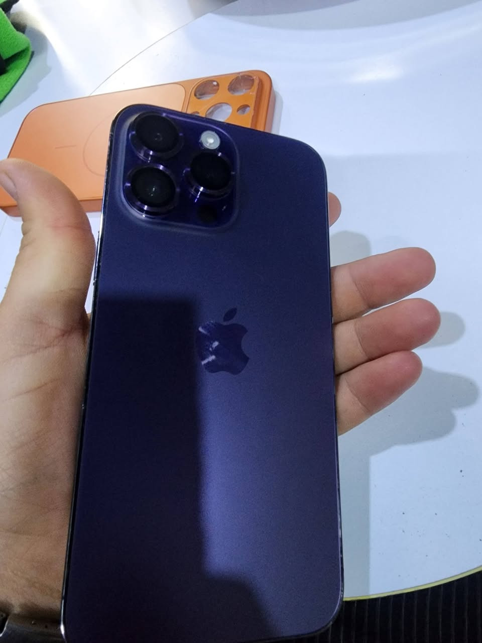 ايفون 14 برو ماكس
الجهاز مستبدل شاشه 3 خيارات نوعيه زينه
 و بطاريه 
دبل خط 2
بطاريه 100
نضافه الجهاز زلق ما بيه ما عده المذكور التبديل
حاله الشاصي 100 زلق ما بيه 
السعر ب 600 وبي مجال
العنوان بغداد الشعب 
الرقم ***********
