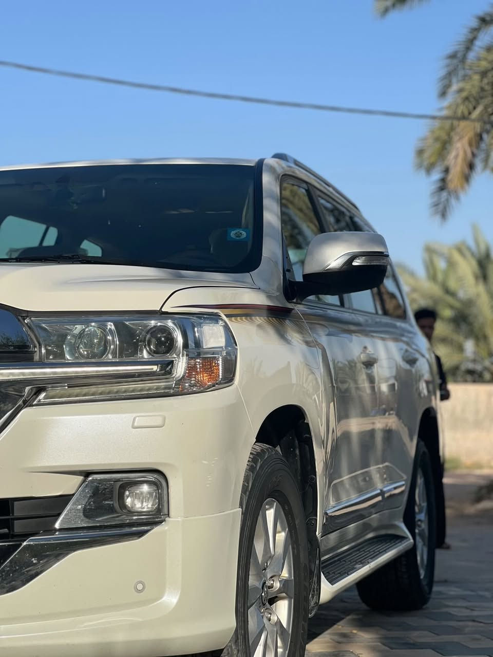 السلام عليكم للبيع لاندكروز GXR بريم  كفاله عامه بأسمي رقم بغداد مواصفات الفول معروفه مكانه النجف الأشرف  ***********

