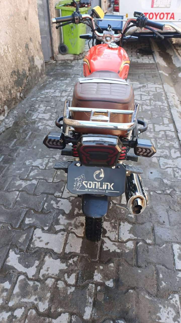 ارجع انشرهة بسبب الوعد الكاذبه دراجه أيراني للبيع موديل 25 مكينه 200c عنواني بغداد الزعفرانيه سعرهة 700


**إذا كنت صاحب هذا الإعلان وتريد حذفه لأي سبب، رجاءا أرسل رسالة إلى الدعم الفني**