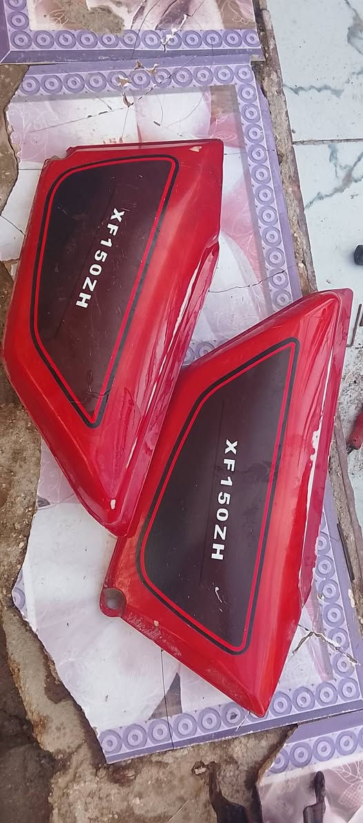 غراض جونده للبيع تفصيخ
كلمن وسعره مكان الرميثه 

مكينه 50 الف 

شاصي 125 الف اوراق اصوليه مديل 17 

جيبه صوره وراسلني خاص 

او تتصل ***********
