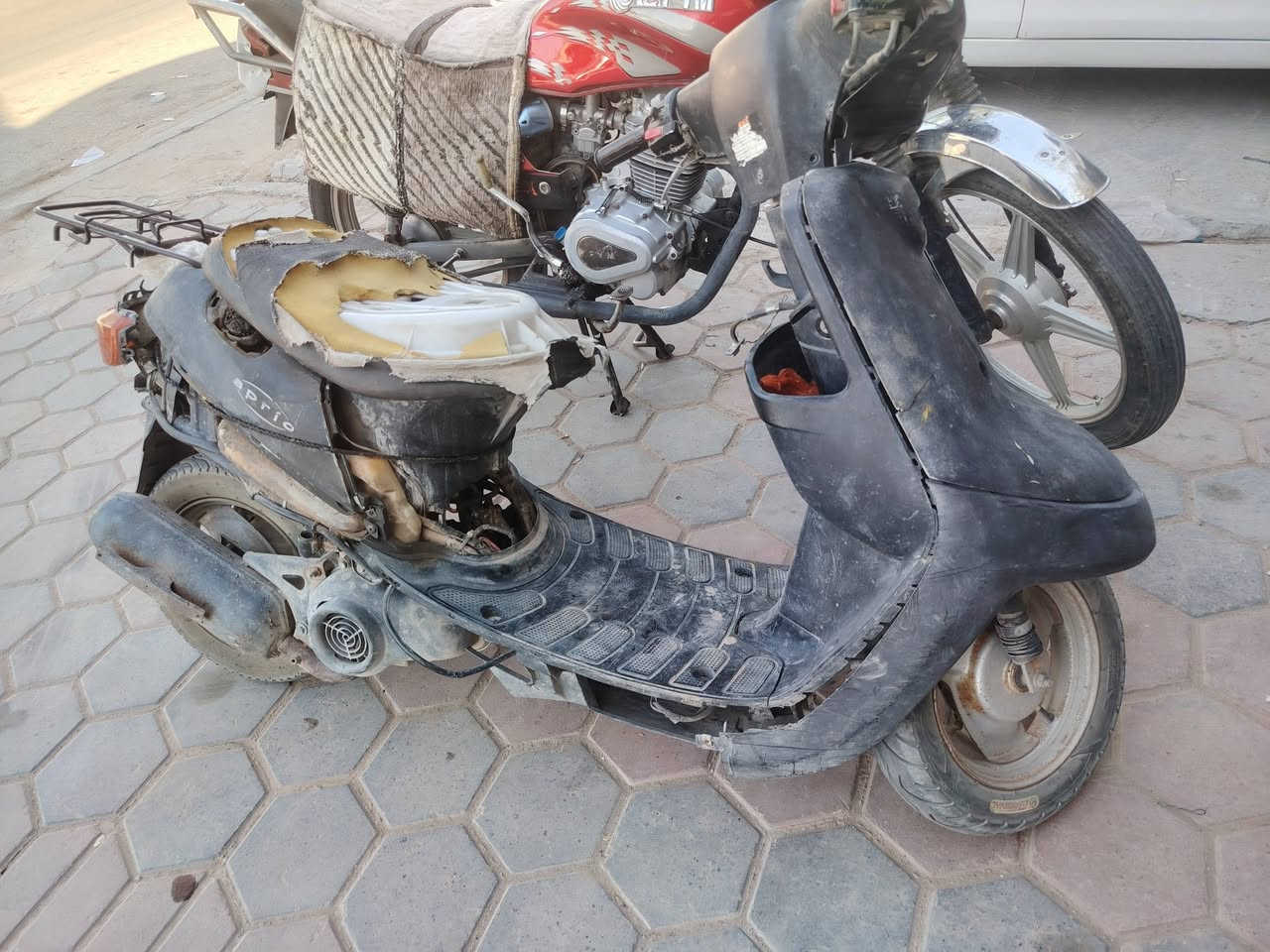 دراجه بطه قديمه مستعجل عليها سعر 175بيها مجال رقمي 0787 372 8618
