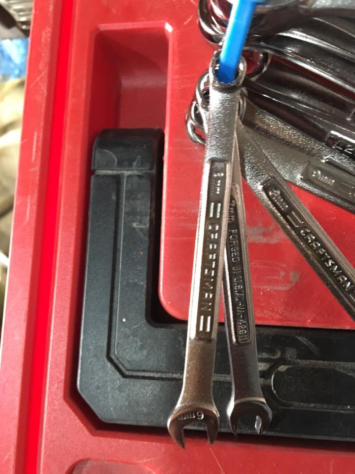 سيت. صبانه. راس بوكس. كرفتز مان. امريكي.  100$.  

 العنوان. بصره.     يوجد. توصيل جميع المحافضات.   
***********.
