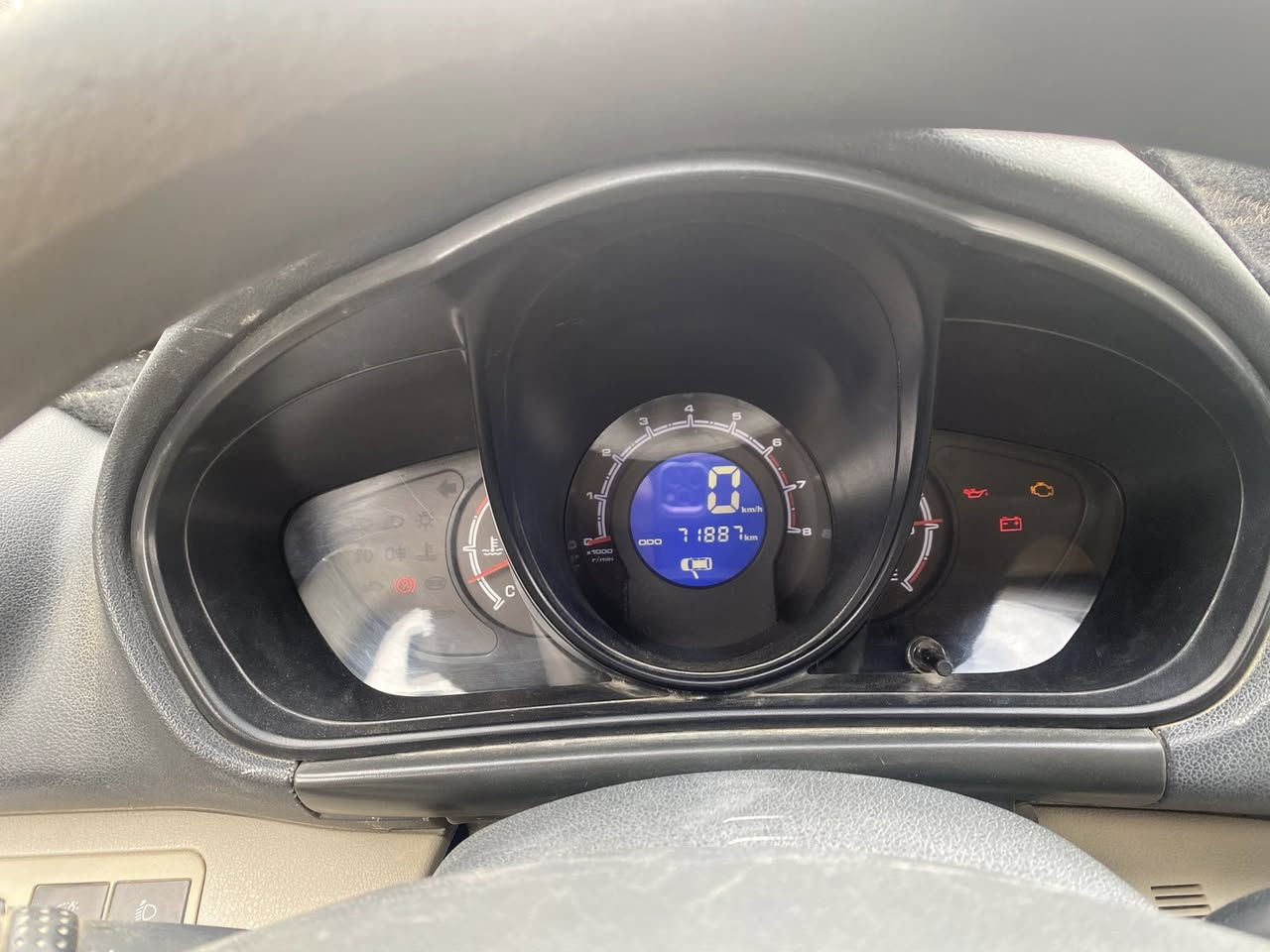 السلام وعليكم
اليوم شرفني الاخ ابو يزن من الحله 
تصليح لد الشاشه والفرق واضح ومعروف الشغل 
عنوان الغزاليه شارع 60الهياكل قرب اسواق ريماس 
***********سيف
