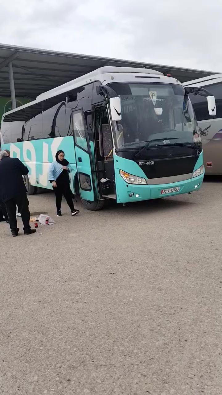 سلام عليكم باص هايكر لل بيع سياره كامله عله اخر حبايه مكينه صدر شاشات كشن سايق هو 40 نفر 270 مكان السياره مشروع المسيب *********** تحويل سنويه تضليل
