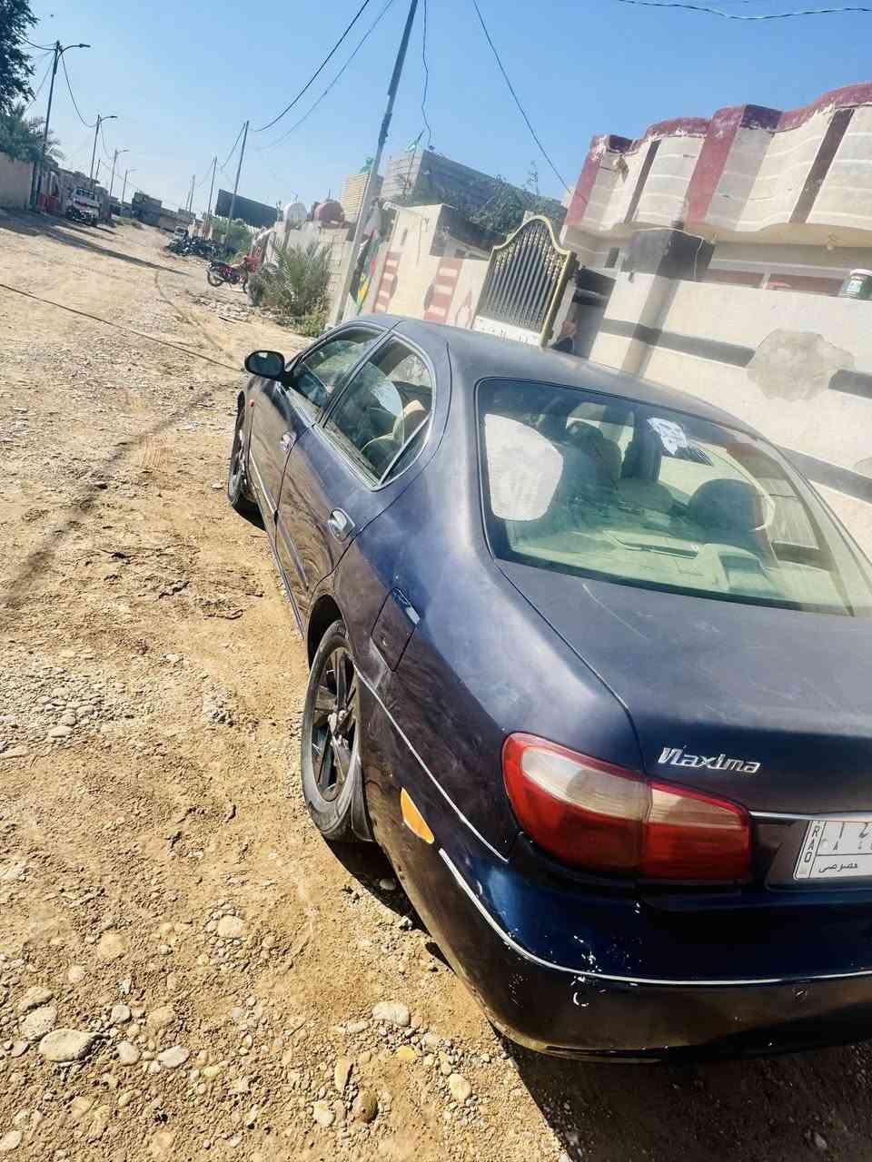السلام عليكم سياره نيسان مكسما موديل 2000لايت زنون عالي ناصي 
رقم بغداد بأسمنه مصبوغه عام سياره حلوه 55 وبيها مجال مكاني واسط ***********
