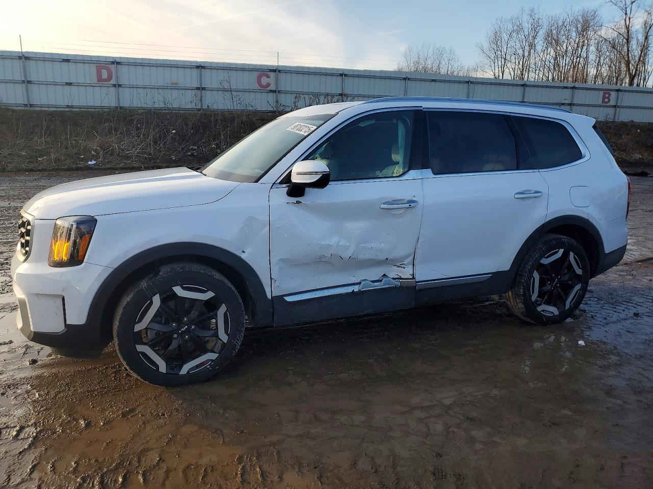 #أعـــلان_مــــــــــزاد #مكتب_بوابة_دبي
سعر نقل مخفض الى جميع الموانئ
ـ نوع السيارة : 2024 KIA TELLURIDE S
ـ تاريخ المزايدة : 25/3/2026 الساعة 5:00 مساء 
ـ السعر : حسب تاريخ المزايدة المذكور أعلاه: 350$ دولار 
ـ الضرر والمواصفات : حسب الصور المرفقة
-جميع السيارات الهايبرد الكهرباء معفي
من الكمرك الضريبة والرقم مجاناً
ملاحـــظــة .. السيارات المعروضة داخل الصفحة هي مجرد نماذج بسيطة للمزاد
وللمزيد من المعلومات الحضور الساعة الرابعة عصرا الى مقر الشركة الكائن في:
شارع الحزام الاخضر المدينة المايئة- مقابيل حي العدالة #النجف_الاشرف
المكتب ***********
زيد الطفيلي***********
عبد الله الزاملي***********
للانضمام لكروب الواتساب اضغط ع رابط
https://chat.whatsapp.com/HEg5DTFOYCnFPwSoSvOuuq
