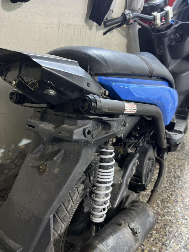 سكنس جبلي ابيع طافيه كوم حديد بيها مشاكل بالضفيره +بيها دمام مكينتها ممفتوحه السعر 990 واتساب ***********
