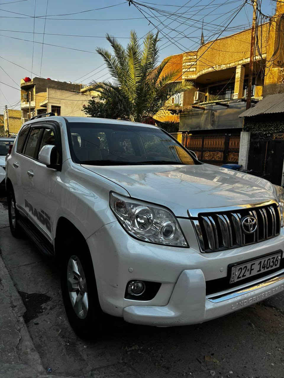 السلام عليكم للبيع برادو ٢٠١٠ مكفولة كفالة عامه من الصبغ والتبديل والضربة ماعدة بارد على كد ٤ اصابع مرفق بسونر نصف فول  رقم اربيل بسمي 
مواصفات 
٤ سلندر 
٣ قطع تبريد 
٧ راكب 
كشنات جلد 
حساسات اماميه خلفية 
٣ شاشات 
صدر  وتخم تاير جديد 
ترايك وين ميعجبك 
السعر ٢٢٥ 
مكاني بغداد الشعب شارع عدن 
*********** ابو حسن
مكلف بالنشر Colombo, Sri Lanka
