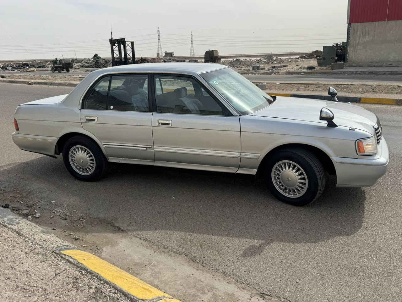 ارنب طويل 93سياره نقل جثه بدي كفاله تعمير جديد صبغ عام محرك 5200ابو الكلاص حداديه جديده تخم تاير غرفه جديده المكان البصره ابو الخصيب ***********
