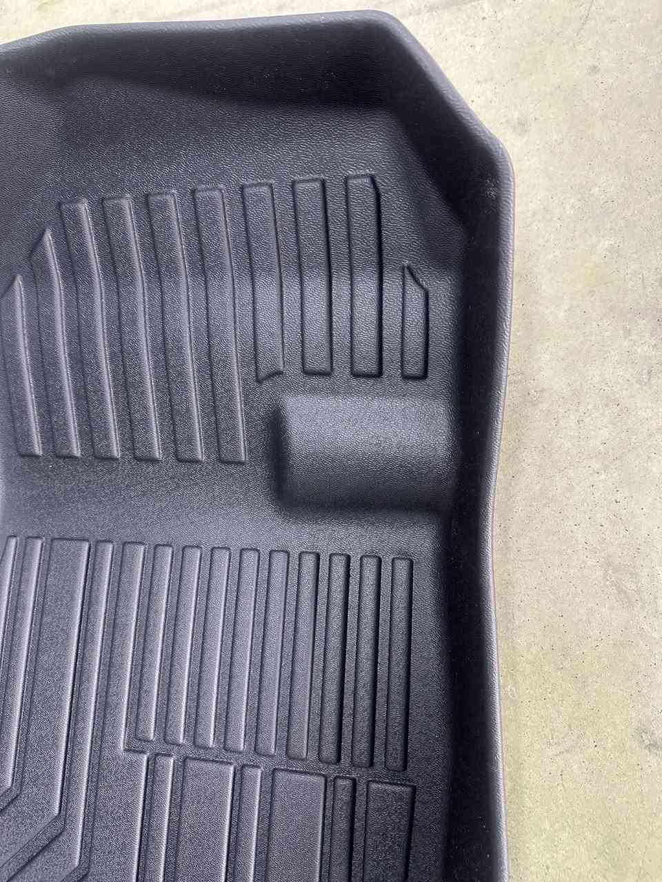 سلام عليكم تم وصول ارضيات مع صندوق لكاديلاك 
Ct4 
Ct5
Xt4 
كميات محدوده وسعار مناسبه للستفسار ***********
