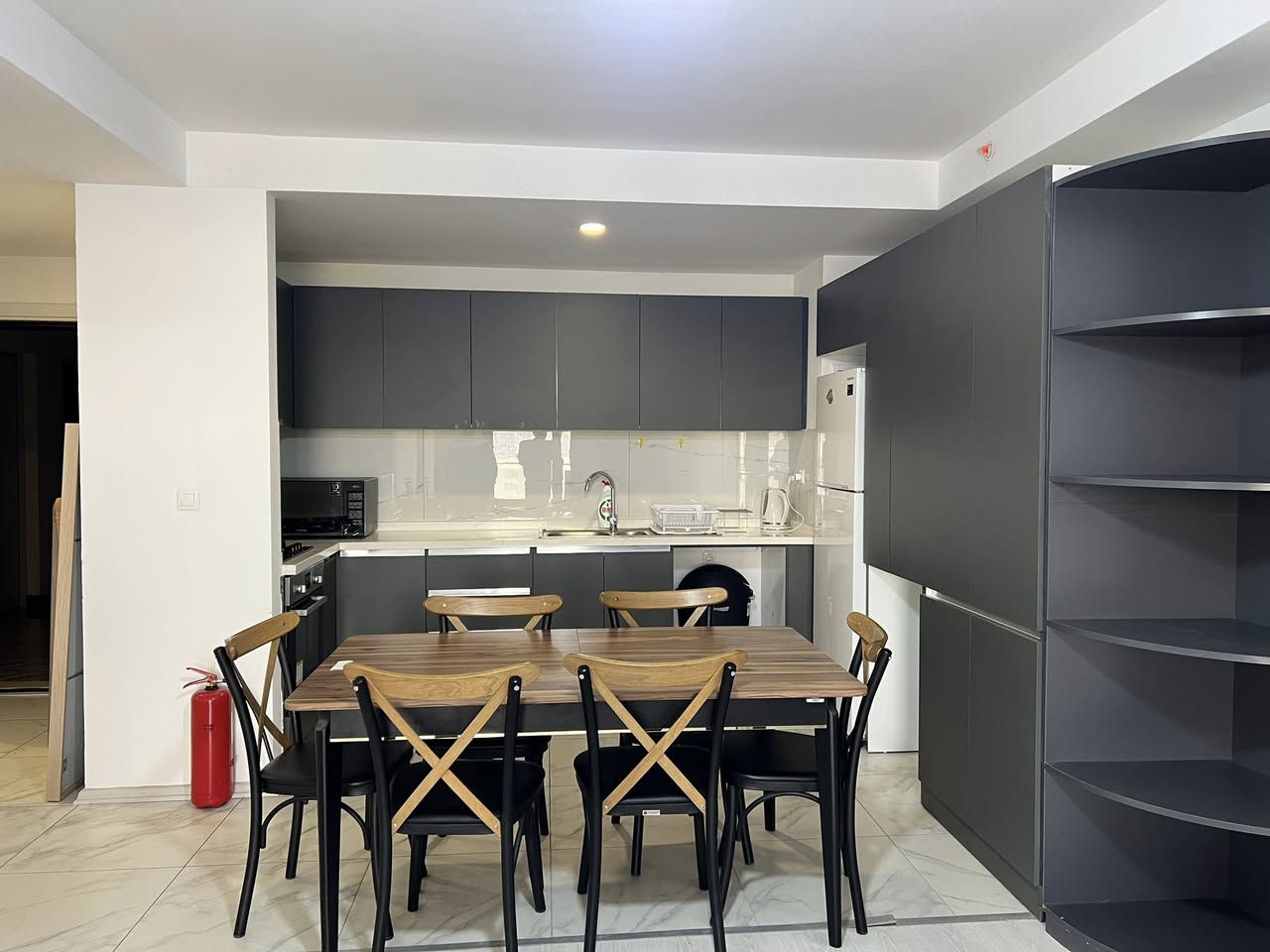 كوردی /  عربي 
شوقە بۆ فرۆشتن لە پڕۆژەی ئیمپایر پێڕڵ     
- نهۆمی ژمارە:  12 دوازدە 
- ڕوبەری شوقە:  97 مەتر دووجا
- جۆری شوقەكە  : 1 ژووری 
- ژمارەی چێشتخانە : 1 چێشتخانە 
- ژمارەی گەرماو (حمام) : 1 گەرماو

- بۆ زانیاری زیاتر لە كۆمێنت بنووسە نڕخ یاخود پەیوەندی بكە بەم ژمارەیەوە
 🔻 ￼⁨0750 375 1274⁩🔻
------------------------------------------------
شقة للبيع في مشروع امبیر بیرل، اربيل    
- طابق:  12 اثنا عشر 
- مساحة : 97 متر مربع
- نوع شقة : غرفة مع صالة  
- مطبخ : 1 مطبخ 
- حمام : 1 

- للأستفسار و معلومة أكثر يمكنكم اكتب السعر بل تعليق او بالاتصال علي رقم التلي 7503751274(0)964+ 🔻
