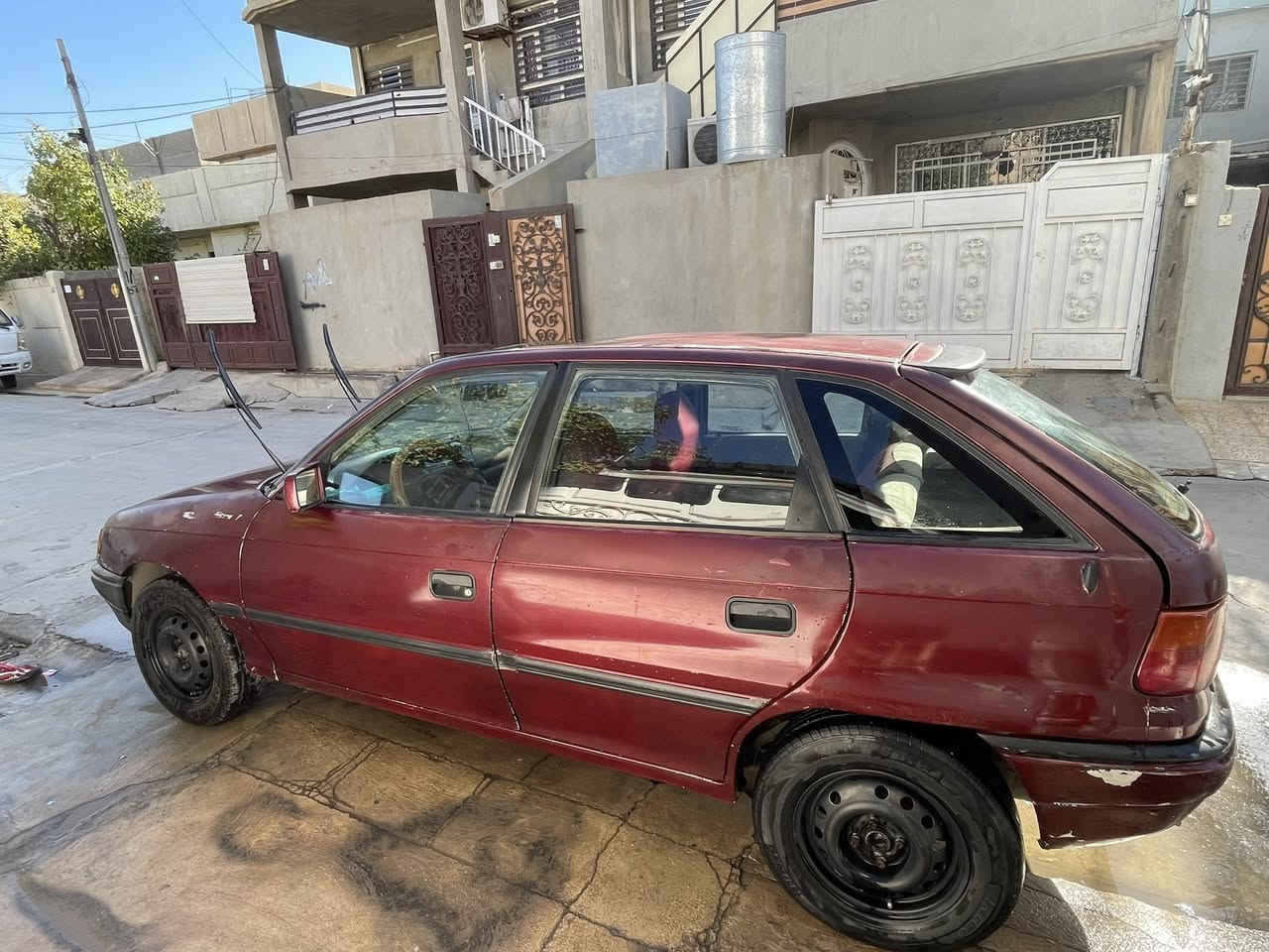 بيع مستعجل سيارة اوبل استرا للبيع ماكينة ١٦ كير ماكينة بالشرط لا صرف ولا بخار رقم كركوك جديد سنوية جديد مشروع وطني بيها جامرلغ سكن سكن وباب سكن وصندوق اشوية طاب جوا بدون دواخل سعر ٣٤ بيها مجال شراي خابرني هذا رقمي 
***********
