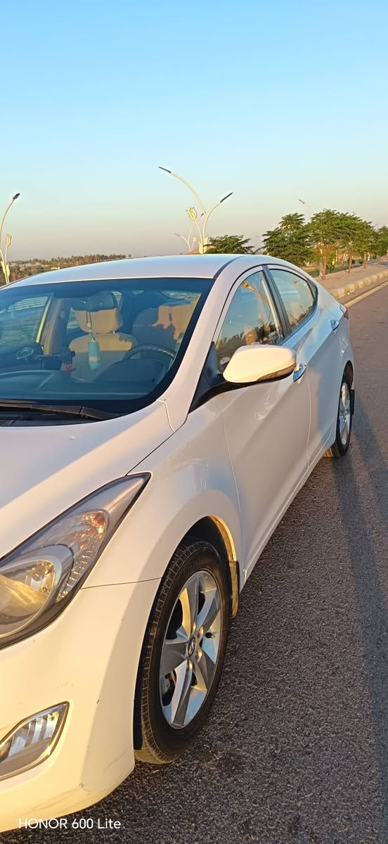 النترا ٢٠١٤ خليجي ١٨٠٠رقم سليمانية نظيفة مال بيت بيها قطعتين باب خلف الصدر والصندوك الداخل كله نظيف المحرك شركه السعر ١١٨ بيها مجال ماشيه٢٠٠
***********
