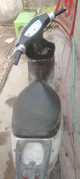 سلام عليكم دراجة عصفوريه كهربائيت كله شغاله كلشي بيه شغال سعر 175وبيه مجال مكاني قضاء القرنة *********** متواجد واتساب
