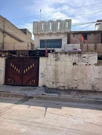 دار للبيع المساحة ٢٠٠ متر يباع كامل او تقطيع حسب الطلب ١٢٠متر او٨٠ متر...