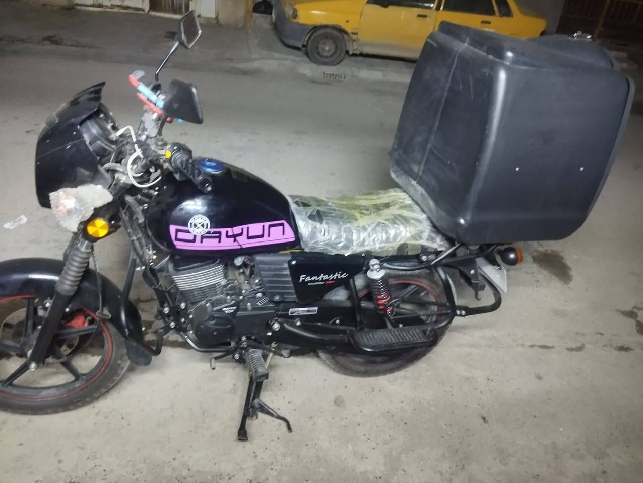 دايوان 26للبيع مرقم اربيل بعدها زيرو ماشية الف و 800 كيلو قابل للزيادة 
مكاني الشماعية
***********
2700 و بيها مجال بسيط حك جيتك
