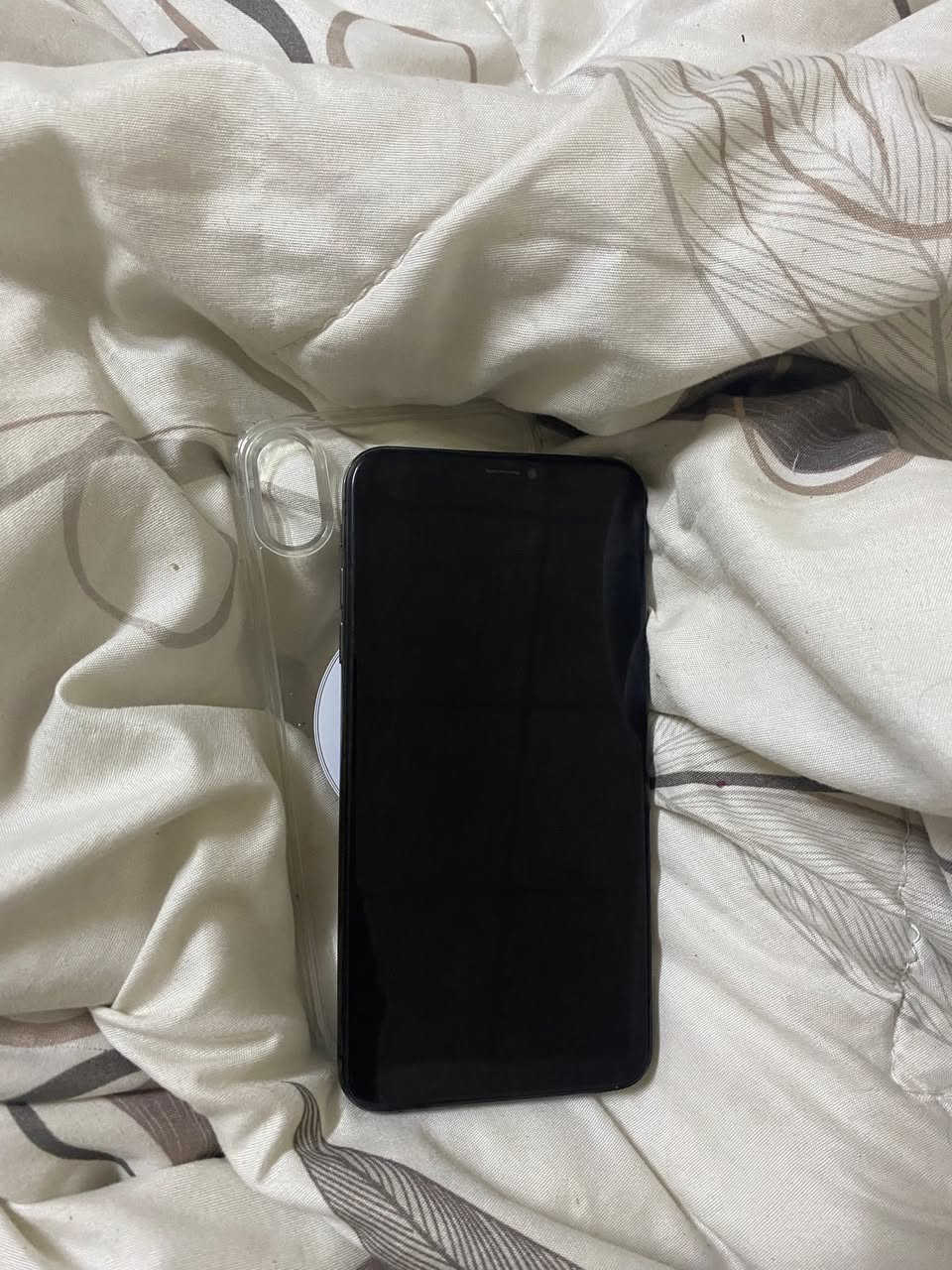 اكس ماكس 
جهاز نضيف كله ابلاد ذاكره 256 بطاريه 78 ابلاد فيس ايدي شغال تك سيم فقط فطر صغير فوك لكامره سعره 180 وبي مجال شراي خابرني ***********
