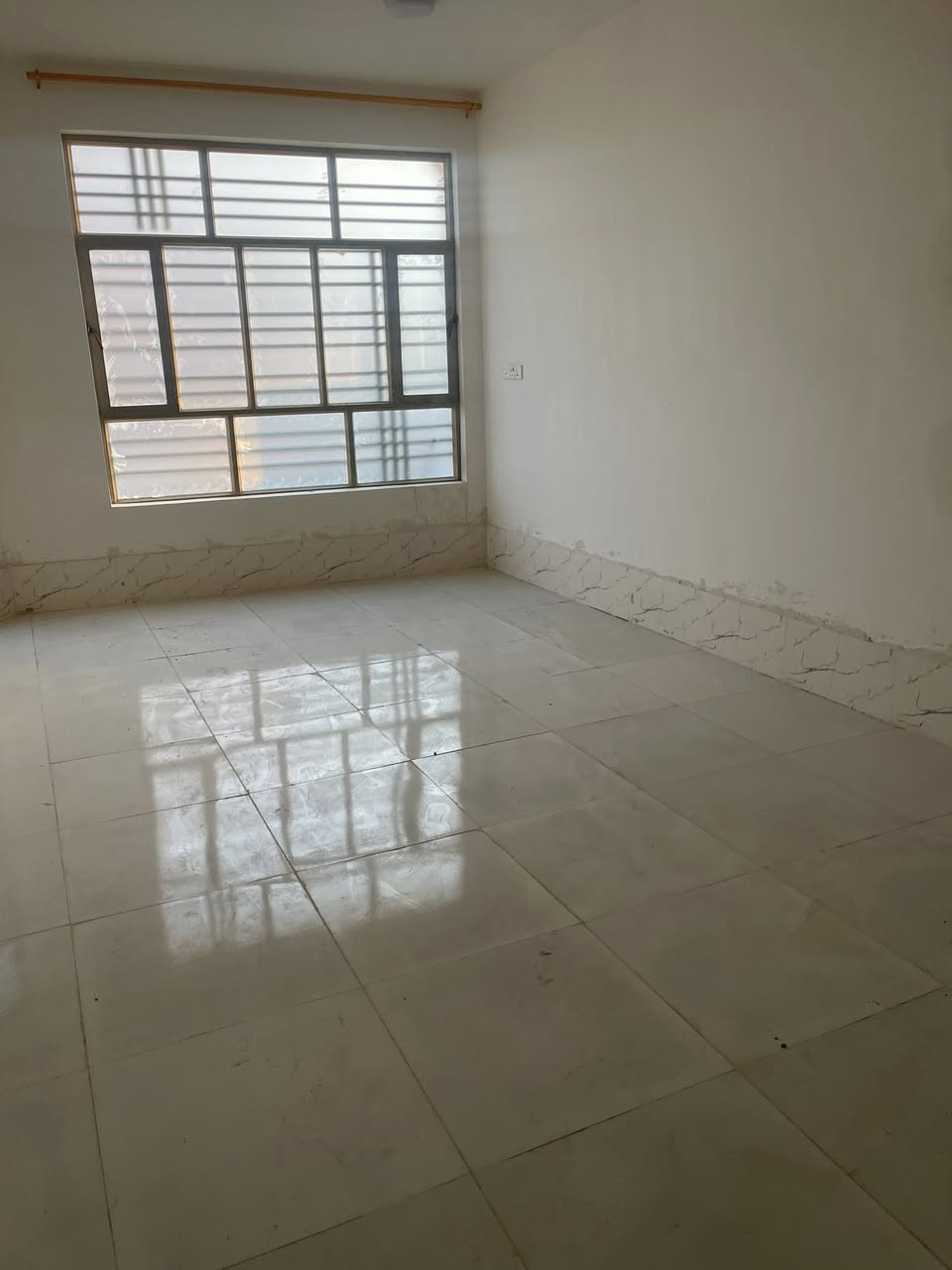 🏠 / البيت للبيع مساحه200متر طابو زراعي سند 25
واجهه 10/ نزال 20. 

🧱 بناء حديث درجه أولى  (يرهم بمقدمه)

الطابق الاول/ مطبخ . أستقبال . هول . غرفتين. مجمع صحيات 

الطابق الثاني / غرفتين نوم و وكليدور صحيات 

🌎 الموقع/ شارع 80 شارع الحسينيه خلف لحوم سفنيه النجاة 

للأستفسار أكثر مراجعة مكتب المدار المقاولات العامه 
شارع 80 كربلاء اسماك الشجري  .. مقابل أستدارة سونار السلطاني  
‏‎***********/علي زيكو
‏‎***********/ علي زيكو
