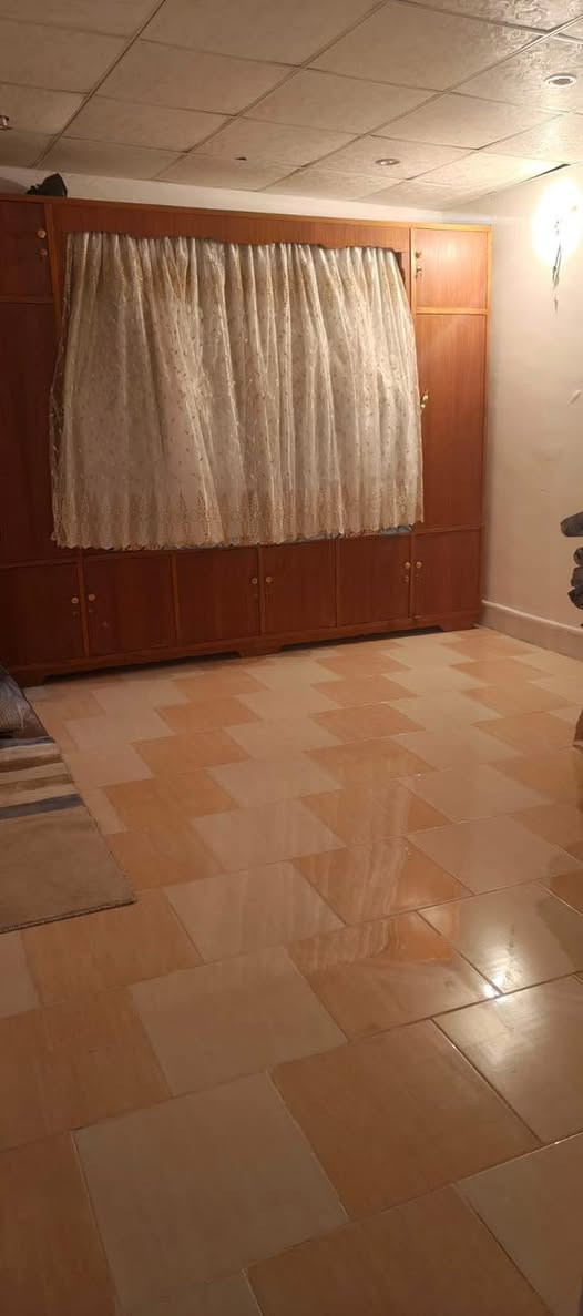 للبيع مشتمل ١٢٠ متر في حي رمضان خلف جامع حجيه كافيه على حديقه شارع عريض موقع طابو ملك صرف / ***********
طابق الاول / غرفه نوم و مطبخ و استقبال و صحيات هول داخلي 
طابق الثاني / غرفتين نوم (2) و صحيات و بلكون امامي
