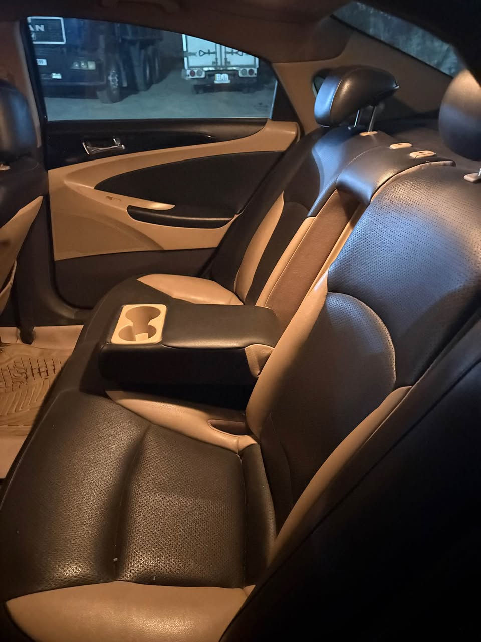 سلام عليكم سوناتا 2011

موصفات بصمه

بانورما 

تبريد مركزي 

مرايه شفط 

كشن جلد كهرباء سايق فقط 

شاشه أندرويد جديد 

محرك 24مرغوب مفتوح اثر تبديل كازكيت كير شرط 

سياره باسمي رقم أربيل الماني وبي بطاقه بنزين 

سياره بدون صبغ بدون تبديل ليبل واحد فقط شخوط وبارد بسيطه
السعر خاص كركوك, العراق


**إذا كنت صاحب هذا الإعلان وتريد حذفه لأي سبب، رجاءا أرسل رسالة إلى الدعم الفني**