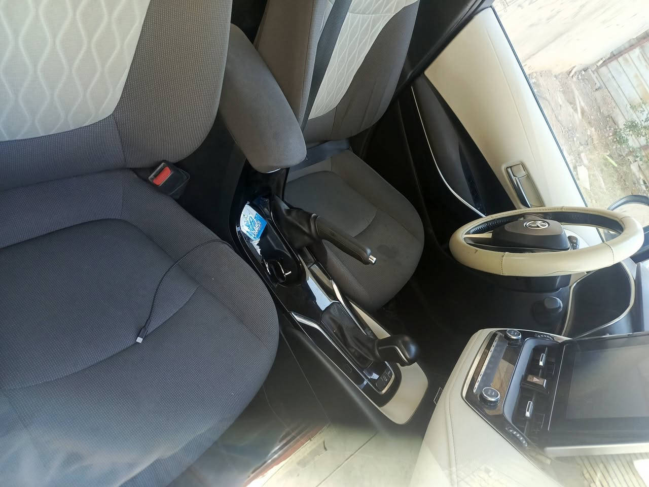 السلام عليكم كورلا ساز 2024 سيارة فول مواصفات قطرة صبغ مبيهة بس شخط بل باب السيارة محتاج الفلوس متوازي سعر 185 قفل *********** مكاني بغداد قريب على حي العدل
