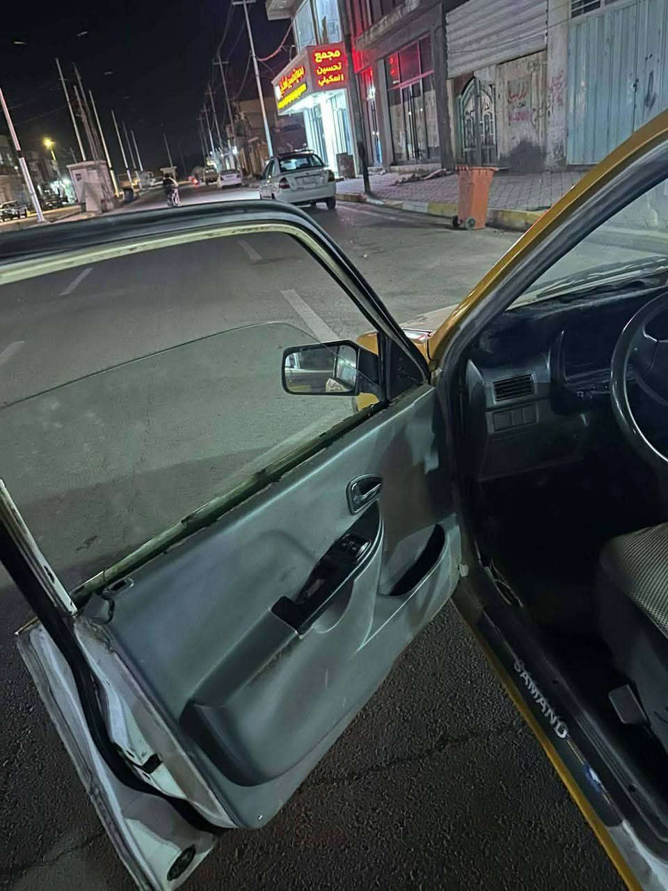 السلام عليكم سايبه للبيع موديل 10 رقم بغداد مشروع وطني السعر 17ورقه مطلوبه هيءه  وغرامات 600ينزلن من سعره محرك بي تبخير 
كير مكفول مصبوغة عام للجماليه بدون حادث 
مكان السيارة واسط الشراي يتصل على الرقم ***********
